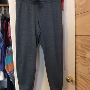 Women’s medium Underarmour joggers